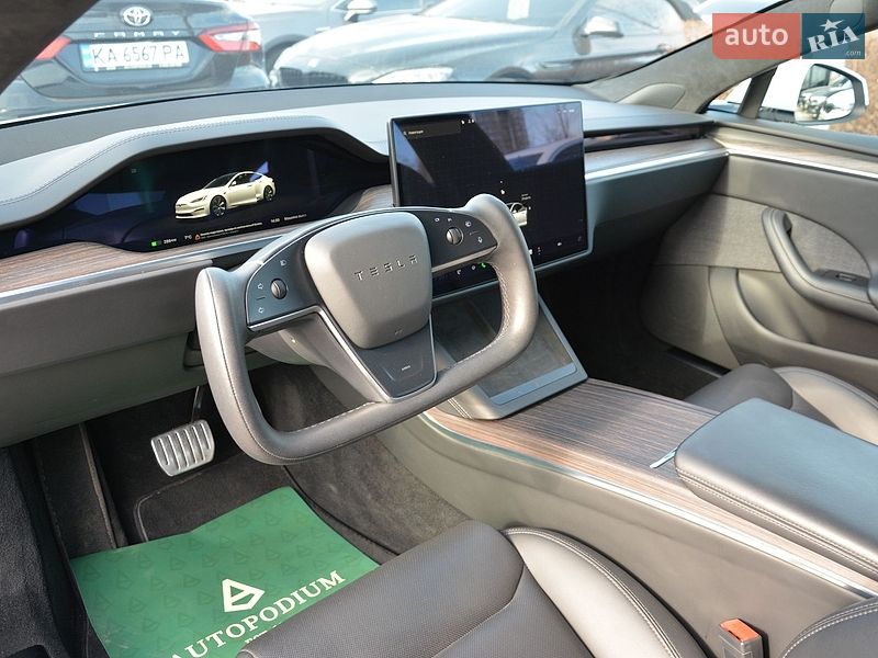 Лифтбек Tesla Model S 2022 в Киеве