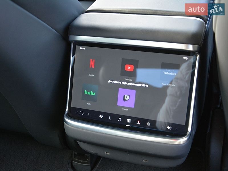 Лифтбек Tesla Model S 2022 в Киеве
