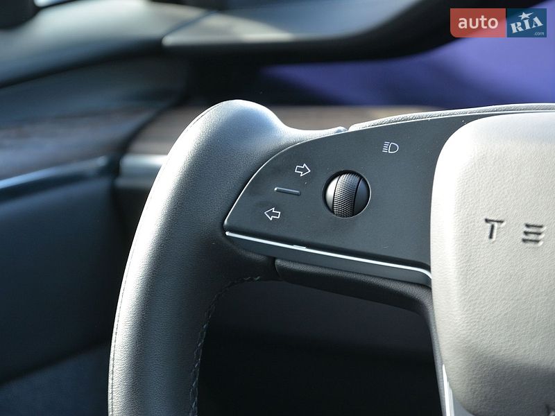 Лифтбек Tesla Model S 2022 в Киеве