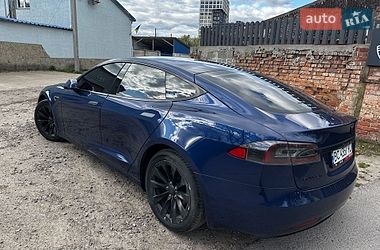 Ліфтбек Tesla Model S 2016 в Львові
