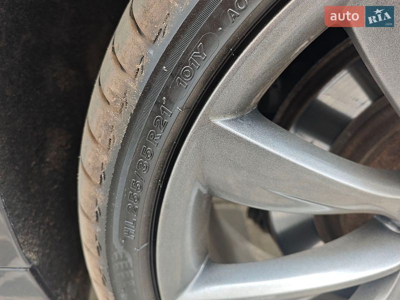 Лифтбек Tesla Model S 2016 в Киеве