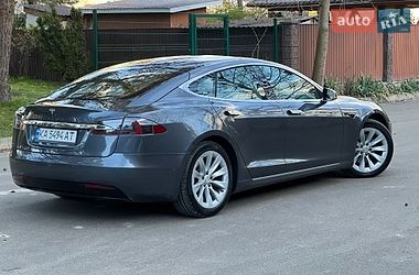 Лифтбек Tesla Model S 2018 в Киеве