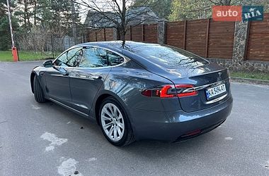Лифтбек Tesla Model S 2018 в Киеве