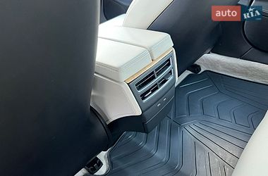 Лифтбек Tesla Model S 2018 в Киеве