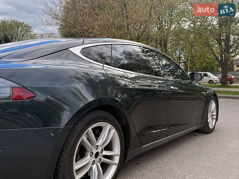 Ліфтбек Tesla Model S 2012 в Львові фото 4 Ліфтбек Tesla Model S 2012 в Львові