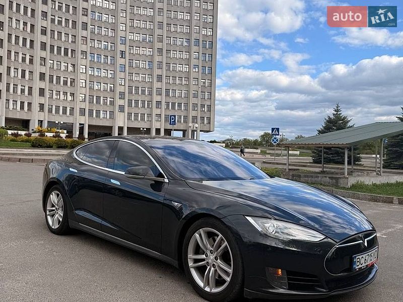 Ліфтбек Tesla Model S 2012 в Львові фото 6 Ліфтбек Tesla Model S 2012 в Львові