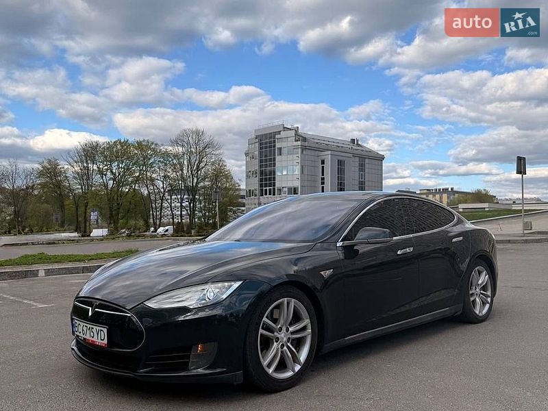 Ліфтбек Tesla Model S 2012 в Львові фото Ліфтбек Tesla Model S 2012 в Львові