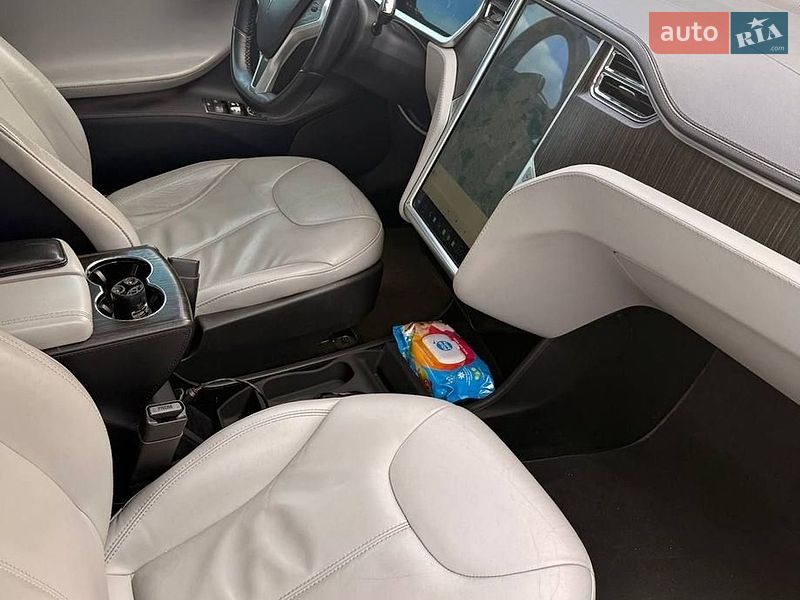 Ліфтбек Tesla Model S 2012 в Львові фото 8 Ліфтбек Tesla Model S 2012 в Львові