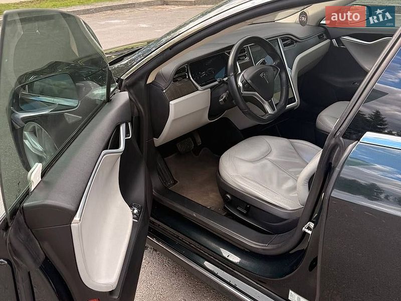 Ліфтбек Tesla Model S 2012 в Львові фото 12 Ліфтбек Tesla Model S 2012 в Львові