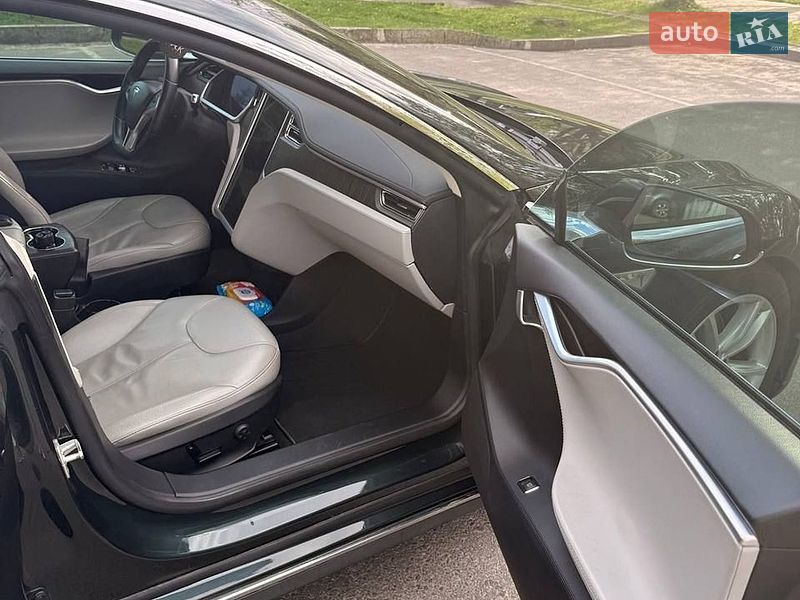 Ліфтбек Tesla Model S 2012 в Львові фото 13 Ліфтбек Tesla Model S 2012 в Львові