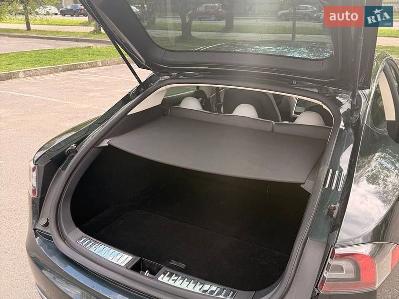 Лифтбек Tesla Model S 2012 в Львове