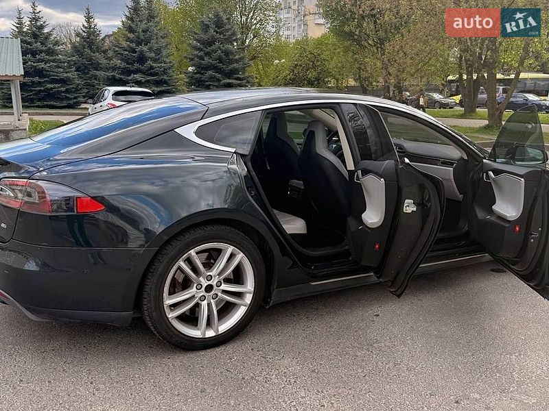 Ліфтбек Tesla Model S 2012 в Львові фото 15 Ліфтбек Tesla Model S 2012 в Львові