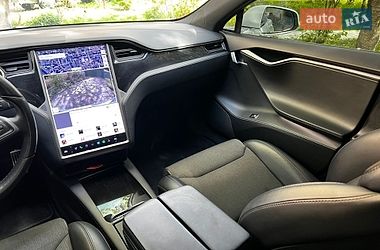 Лифтбек Tesla Model S 2018 в Львове
