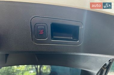 Лифтбек Tesla Model S 2018 в Львове