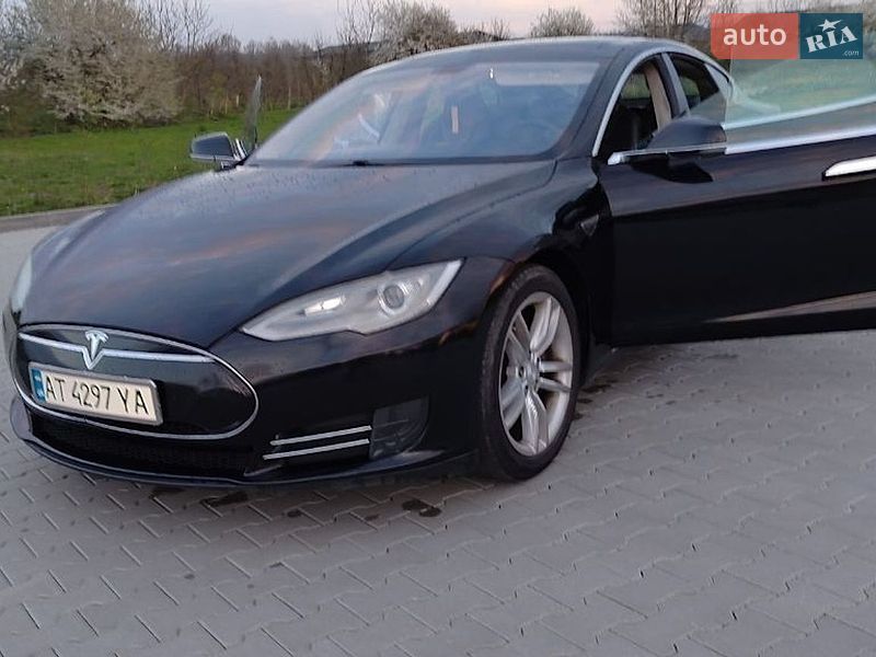 Ліфтбек Tesla Model S 2013 в Богородчанах