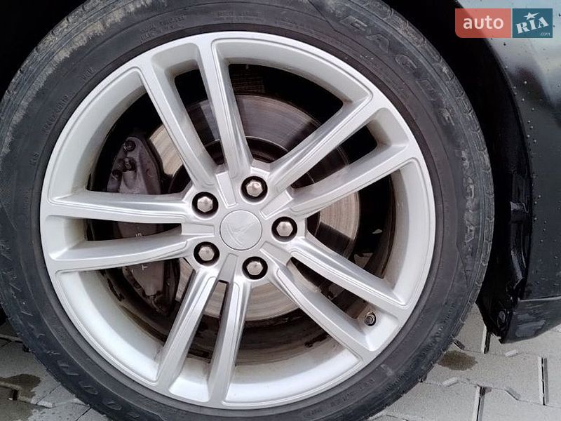 Ліфтбек Tesla Model S 2013 в Богородчанах