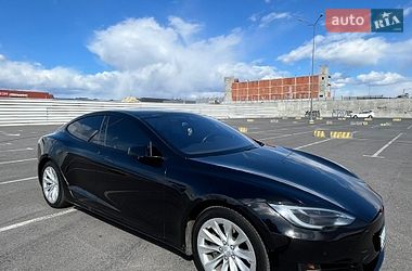 Лифтбек Tesla Model S 2018 в Львове