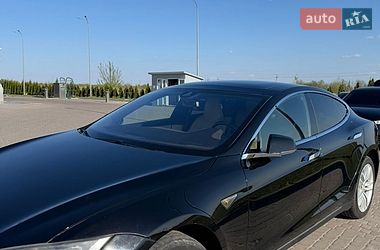Лифтбек Tesla Model S 2015 в Львове