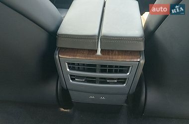 Лифтбек Tesla Model S 2018 в Николаеве