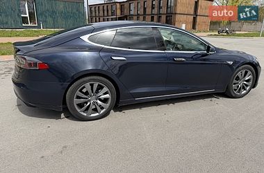 Лифтбек Tesla Model S 2014 в Чернигове