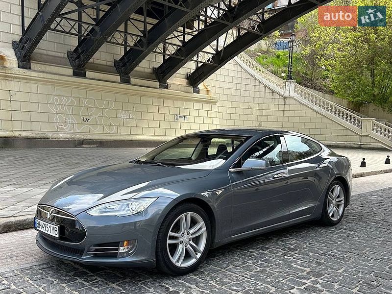 Лифтбек Tesla Model S 2013 в Одессе