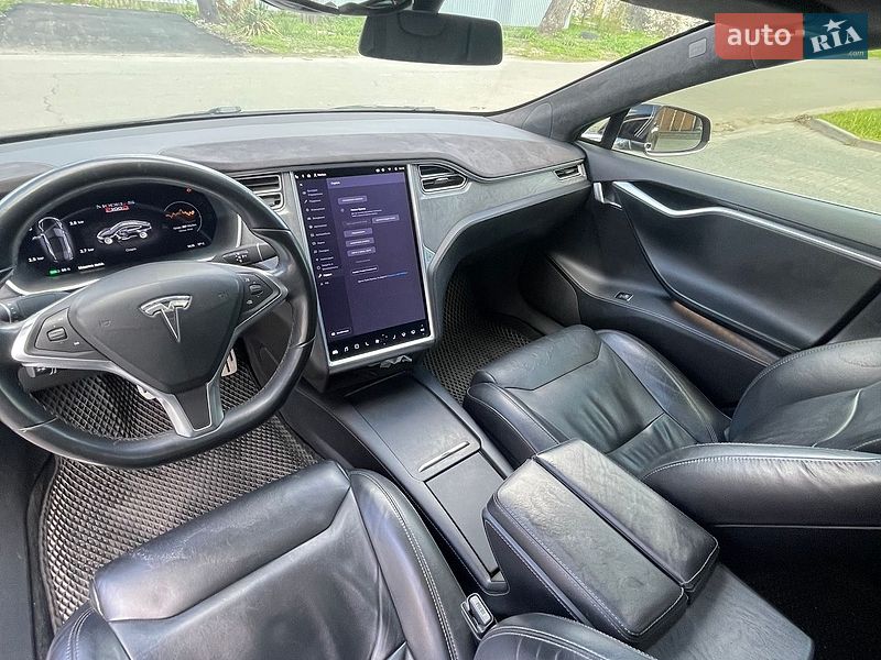 Лифтбек Tesla Model S 2017 в Одессе
