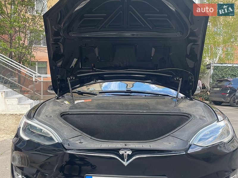 Лифтбек Tesla Model S 2017 в Одессе