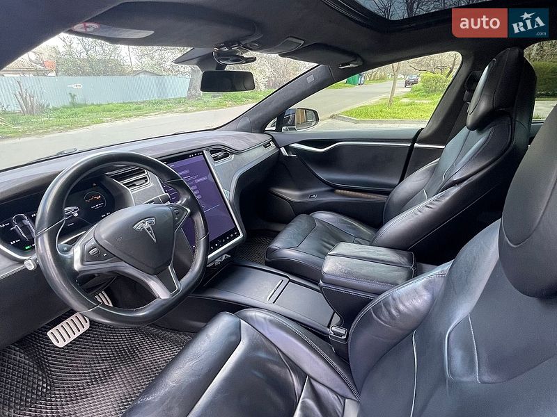 Лифтбек Tesla Model S 2017 в Одессе