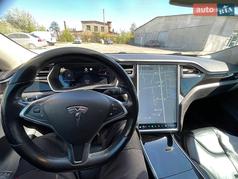 Лифтбек Tesla Model S 2014 в Львове