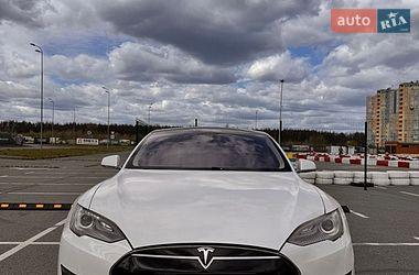 Ліфтбек Tesla Model S 2014 в Києві