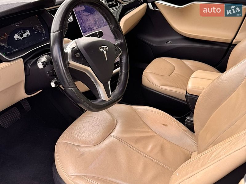 Лифтбек Tesla Model S 2014 в Киеве