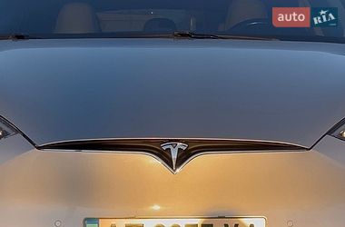 Лифтбек Tesla Model S 2016 в Ивано-Франковске