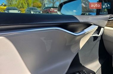 Лифтбек Tesla Model S 2015 в Львове