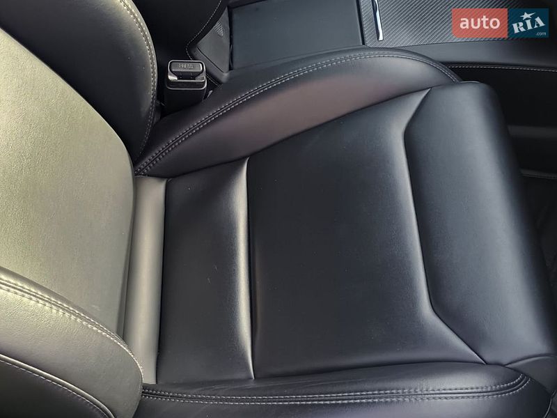 Лифтбек Tesla Model S 2018 в Днепре