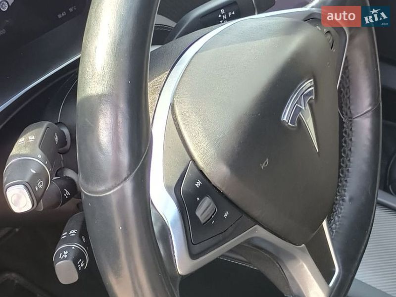 Лифтбек Tesla Model S 2018 в Днепре