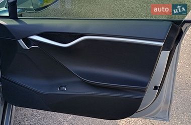 Лифтбек Tesla Model S 2018 в Днепре