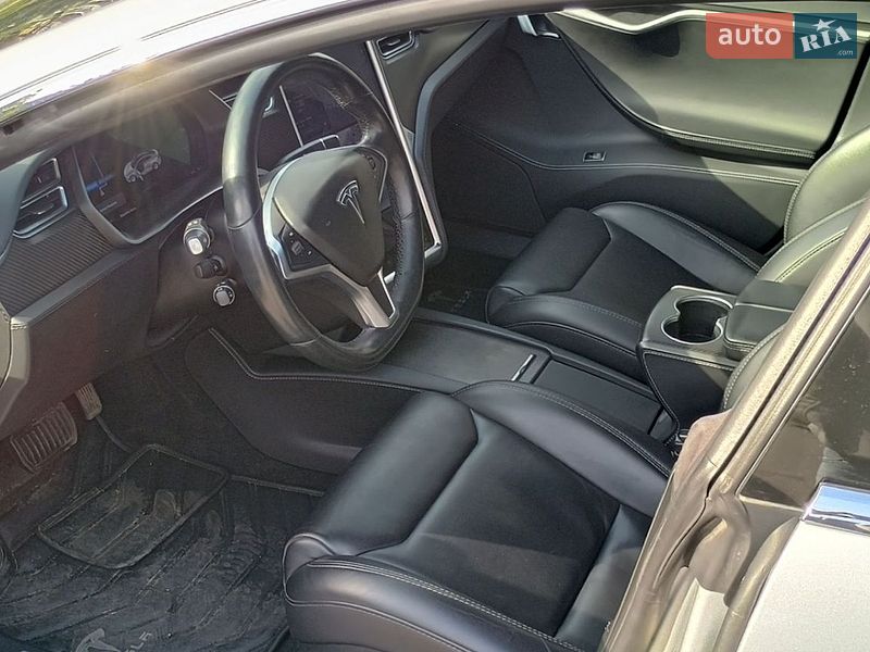 Лифтбек Tesla Model S 2018 в Днепре