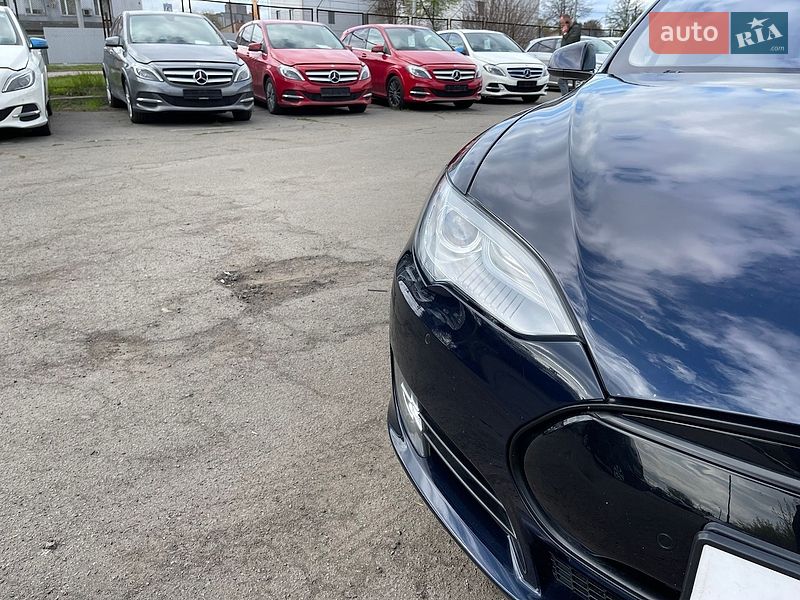 Ліфтбек Tesla Model S 2014 в Луцьку