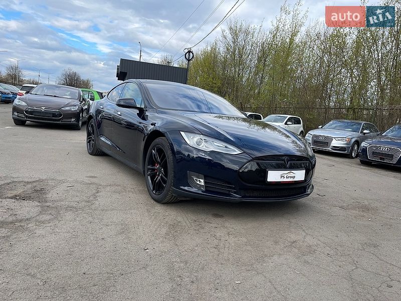 Ліфтбек Tesla Model S 2014 в Луцьку