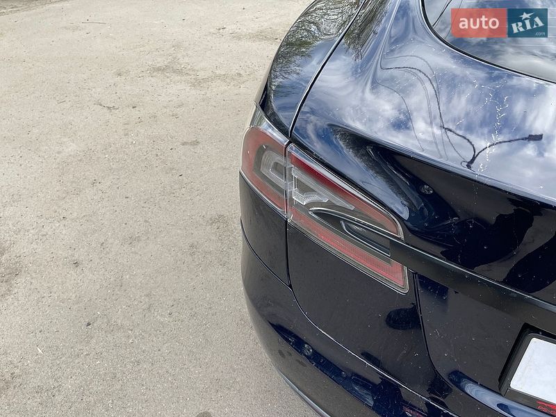 Ліфтбек Tesla Model S 2014 в Луцьку