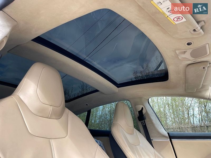 Ліфтбек Tesla Model S 2014 в Луцьку