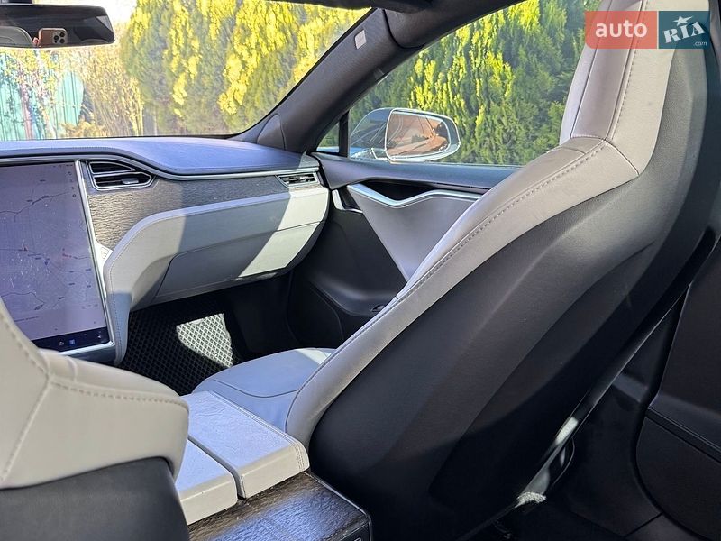 Ліфтбек Tesla Model S 2013 в Дунаївцях