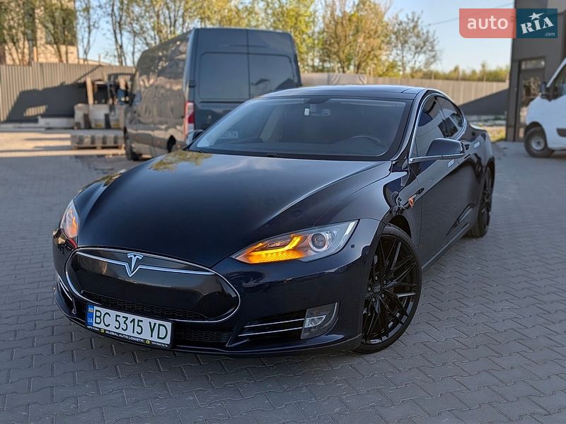 Tesla Model S 2013