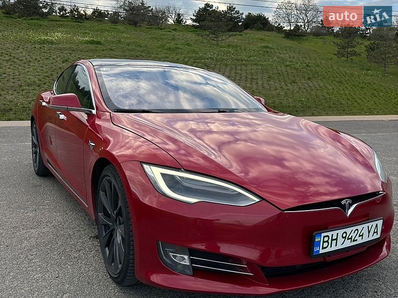 Tesla Model S 2020