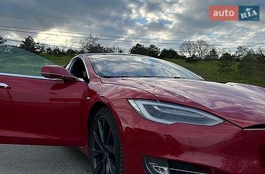 Лифтбек Tesla Model S 2020 в Черноморске