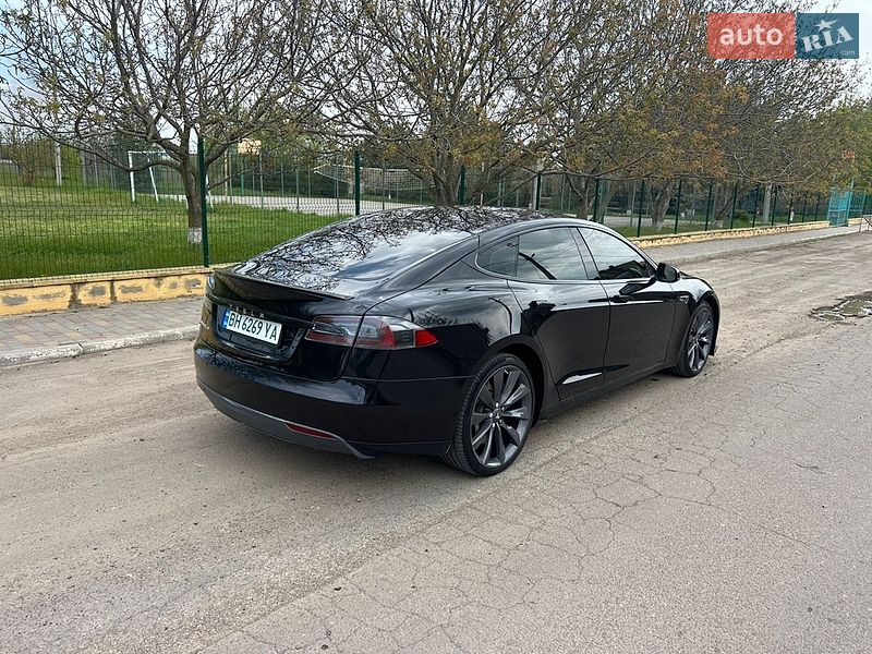 Ліфтбек Tesla Model S 2016 в Одесі