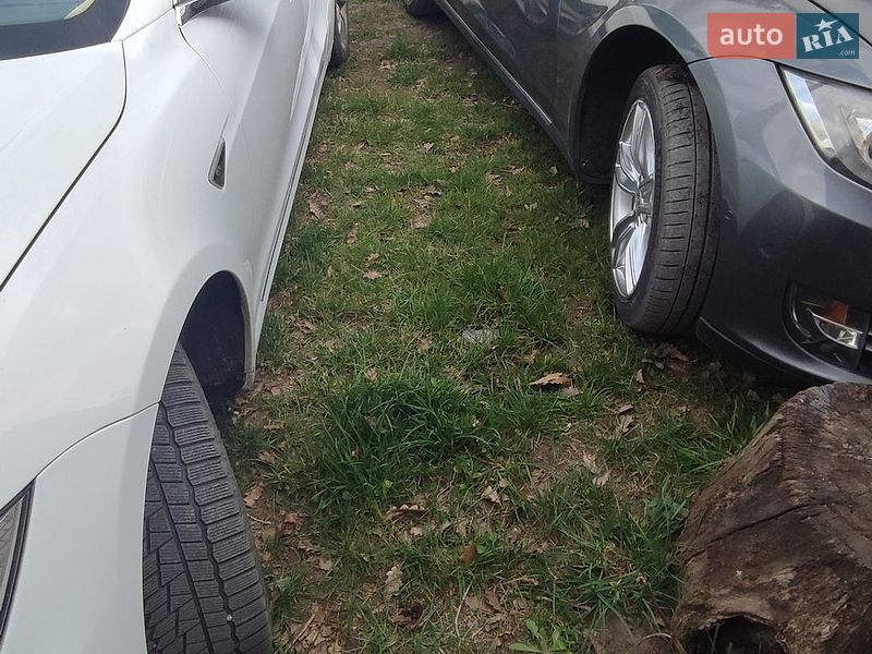 Ліфтбек Tesla Model S 2014 в Житомирі