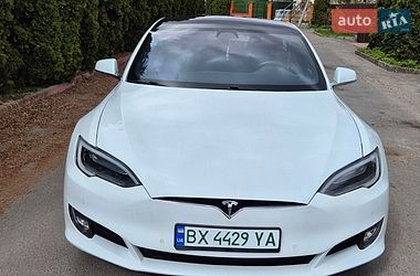 Лифтбек Tesla Model S 2017 в Хмельницком