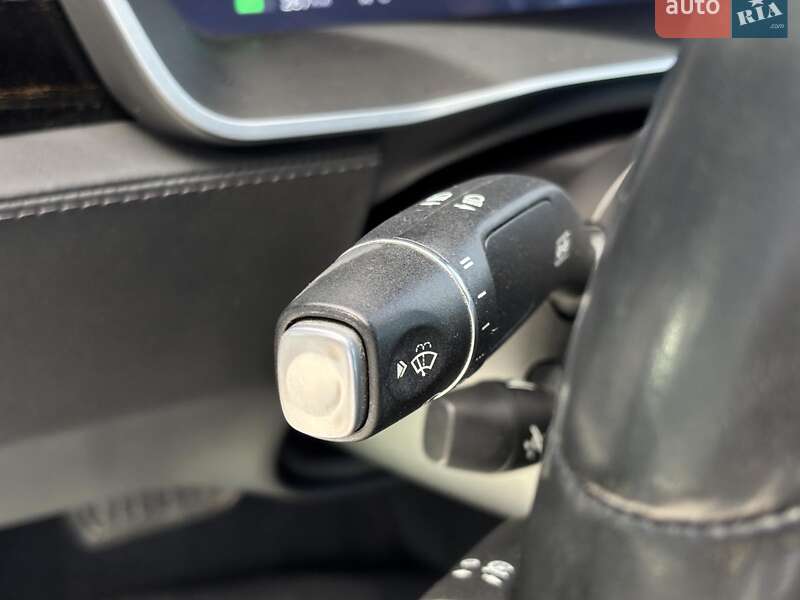 Ліфтбек Tesla Model S 2016 в Львові