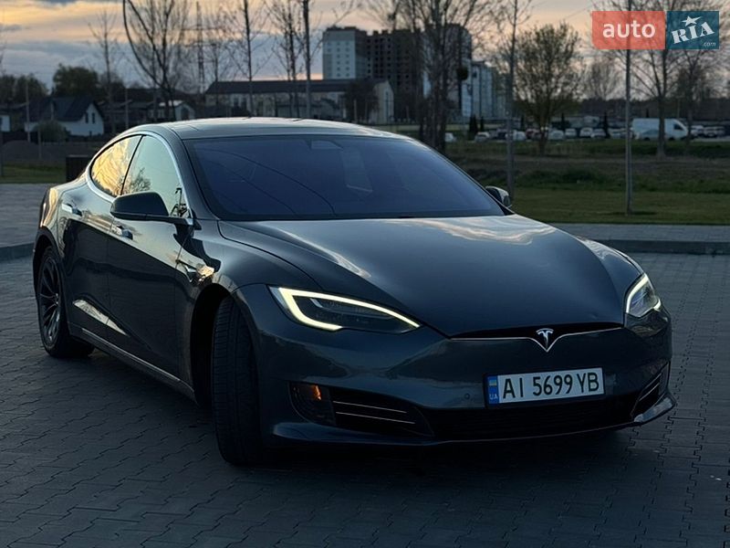 Tesla Model S 2016